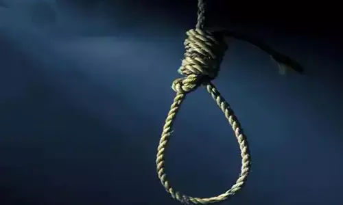 ప్రేమ పెళ్లి.. వరకట్న వేధింపులు భరించలేక గర్భిణీ ఆత్మహత్య