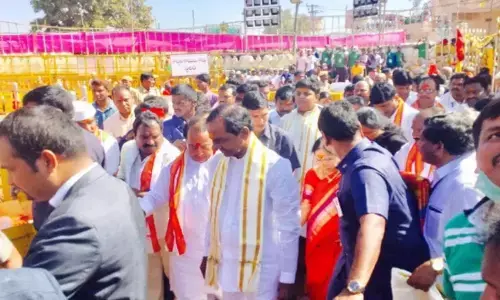 సీఎం కేసీఆర్ మేడారానికి వెళ్లేనా ? సందిగ్ధంలో మంత్రులు !