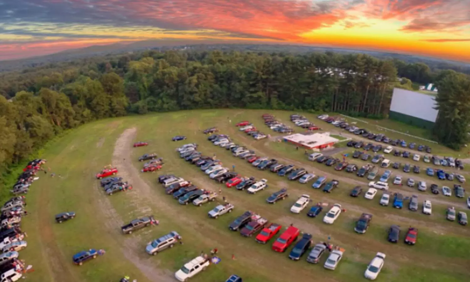 నయా ట్రెండ్.. హైదరాబాద్ లో డ్రైవ్ ఇన్ థియేటర్