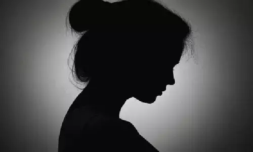 కదులుతున్న బస్సులో మహిళపై డ్రైవర్ అత్యాచారం