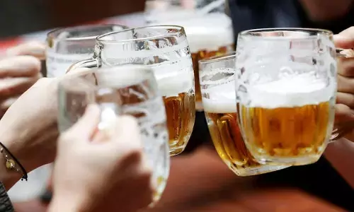 మద్యం ప్రియులకు షాక్.. చేదెక్కనున్న బీర్ల ధరలు