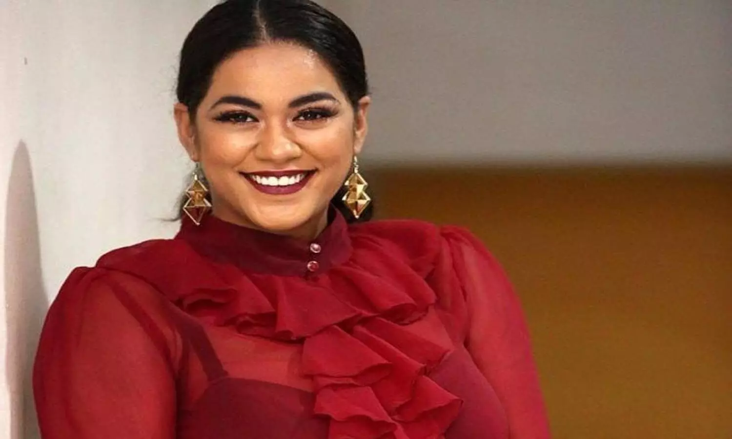 mumaith khan,bigboss non stop, sarayu, nagarjuna