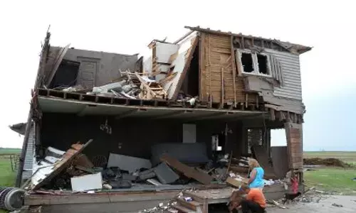 america, tornado  seven pepole died