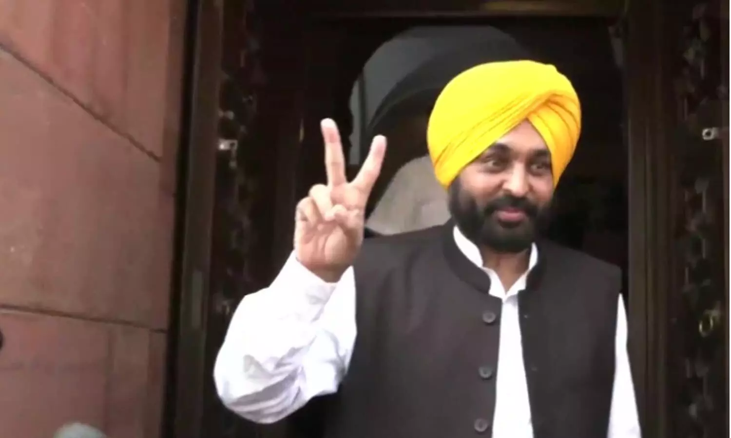 bhagwant mann, cheif minister, sworn, punjab
