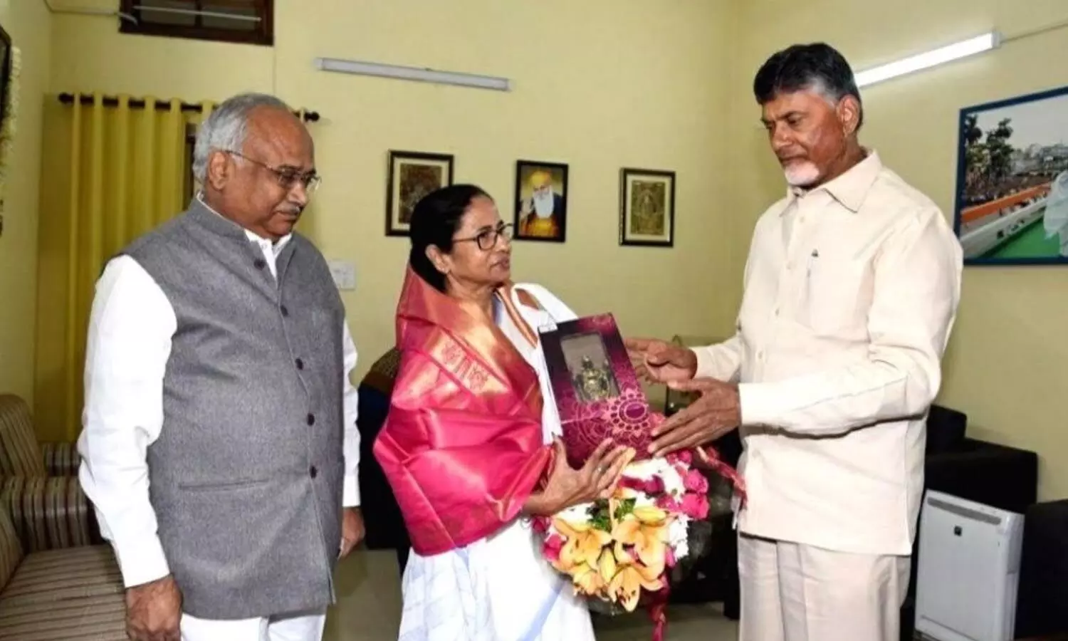 mamata banerjee, chandrababu, pegasus, soft ware, andhra pradesh