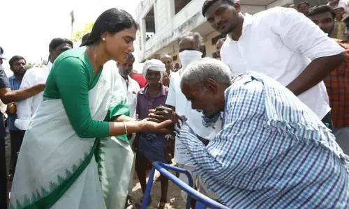 ys sharmila,  ysrtp, kcr, chief minister, telangana politics