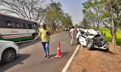 road accident,  kamareddy district, car, bus, five people