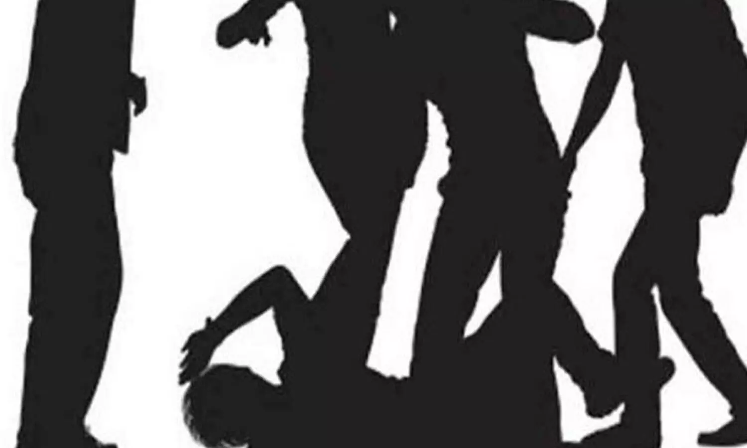 నాల్గవ తరగతి బాలికపై ఆకాయిల అఘాయిత్యం నాల్గవ తరగతి బాలికపై ఆకాయిల అఘాయిత్యం