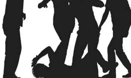 నాల్గవ తరగతి బాలికపై ఆకాయిల అఘాయిత్యం