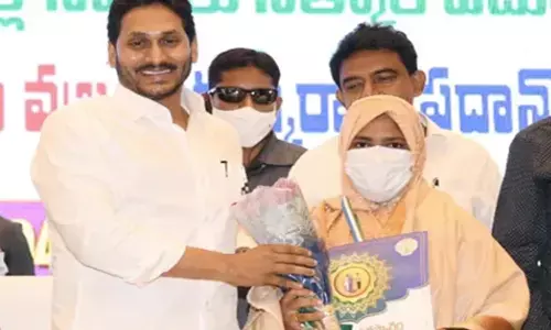ys jagan, chief minister, volunteers, narasaraopet, andhra pradesh