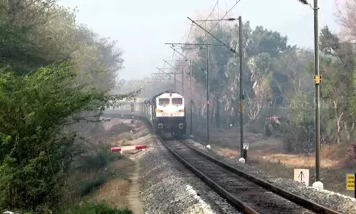 సెవెన్ హిల్స్ ఎక్స్ ప్రెస్ లో భారీ దోపిడీ