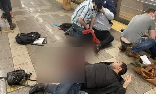 బ్రూక్లీన్ సబ్ వే లో కాల్పులు .. పలువురికి గాయాలు