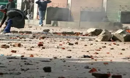 కర్నూలు జిల్లాలో హనుమాన్ శోభాయాత్రపై రాళ్ల దాడి