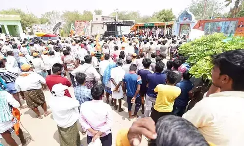 బండి సంజయ్ పాదయాత్రలో ఉద్రిక్తత