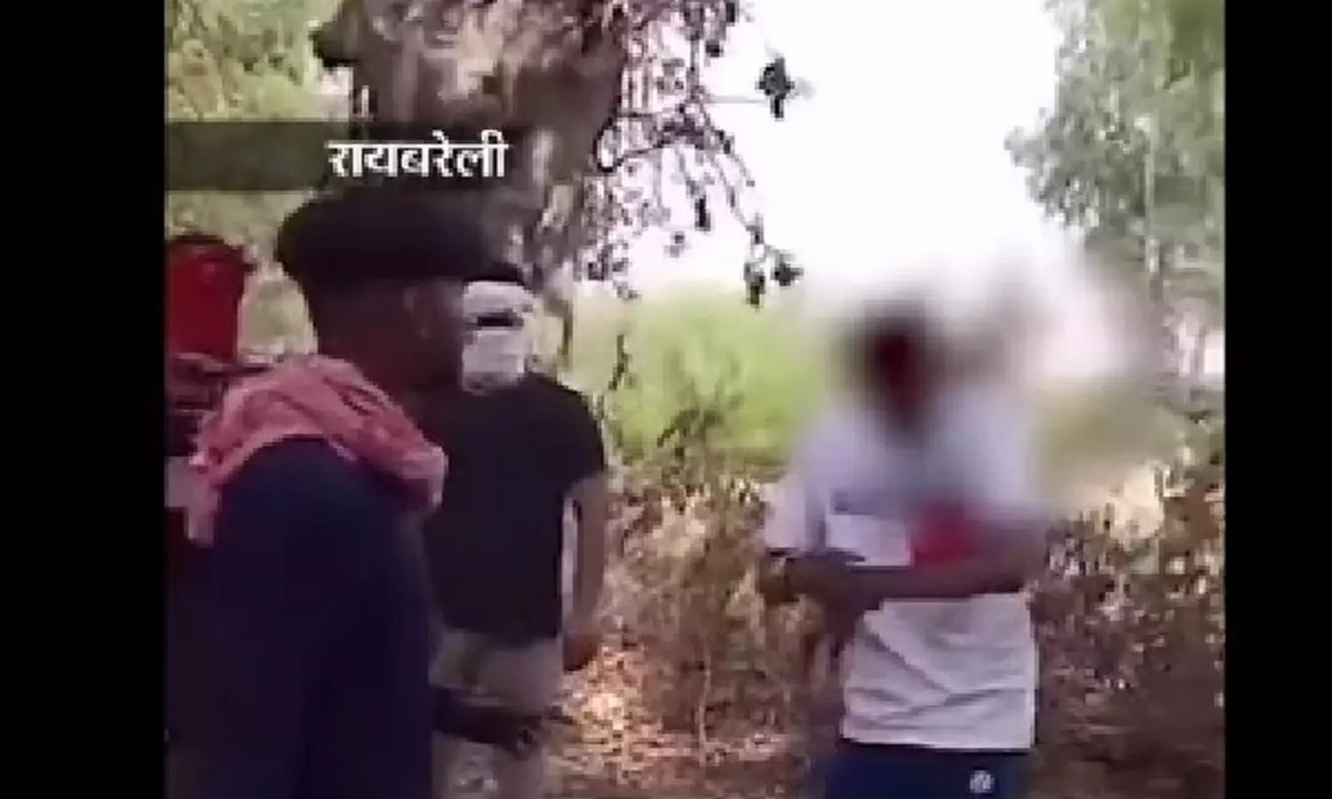 దళితబాలుడిని దారుణంగా కొట్టి.. కాళ్లు నాకించిన యువకులు