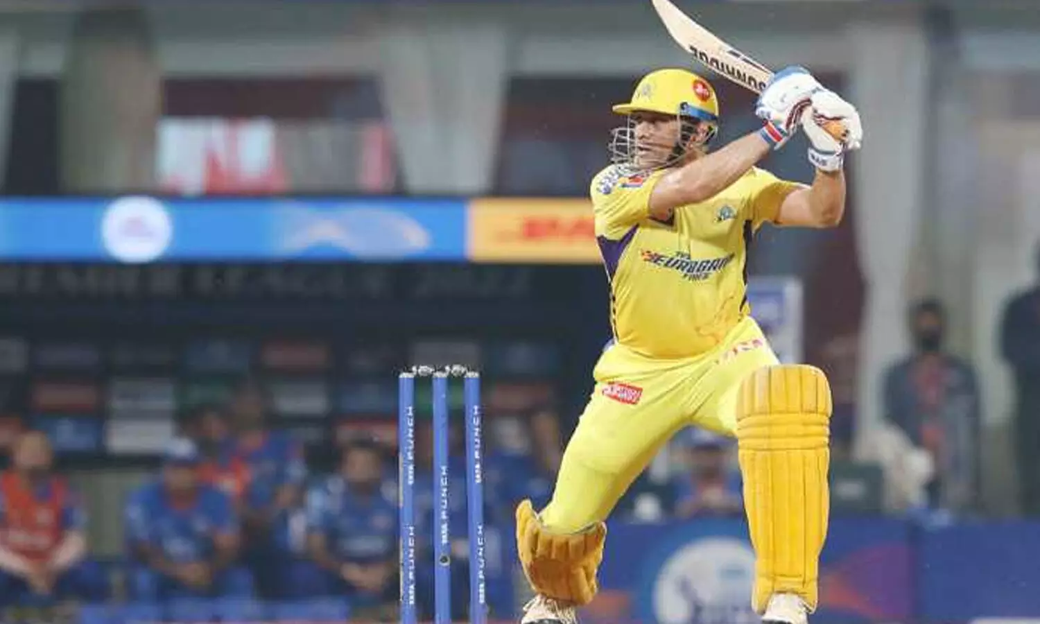 వింటేజ్ మహేంద్రుడి విన్నింగ్ షాట్.. ముంబై కు మరో ఓటమి..!