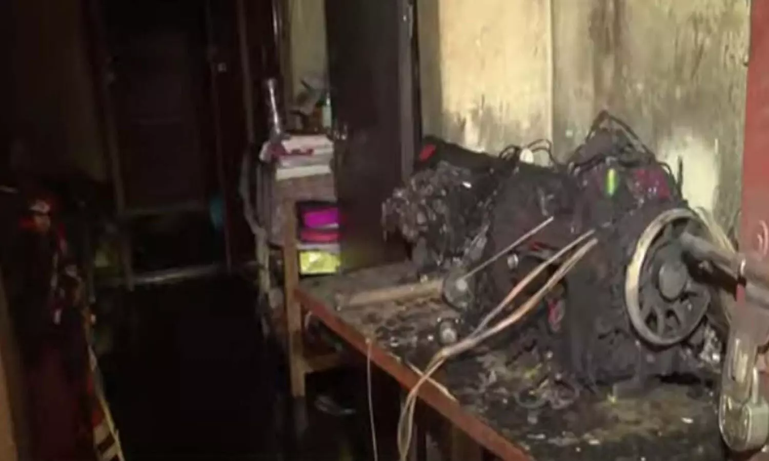 విషాదం.. విజయవాడలో పేలిన ఎలక్ట్రిక్ బైక్, భర్త మృతి