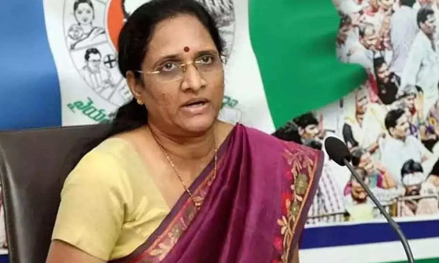 తగ్గేదేలే అంటున్న వాసిరెడ్డి పద్మ.. చంద్రబాబు విచారణకు హాజరవ్వాల్సిందే