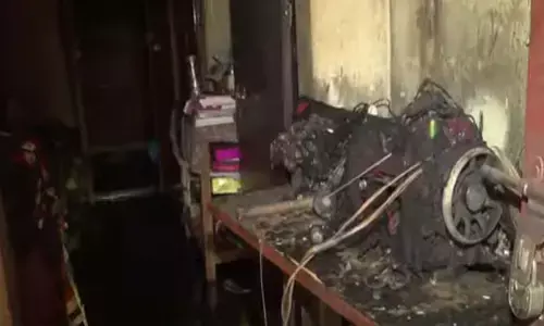 విషాదం.. విజయవాడలో పేలిన ఎలక్ట్రిక్ బైక్, భర్త మృతి