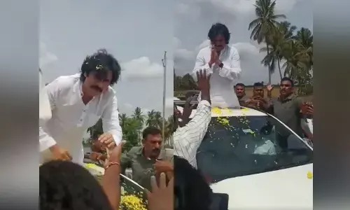 వేలేరులో పవన్ కల్యాణ్ కు ఘనస్వాగతం