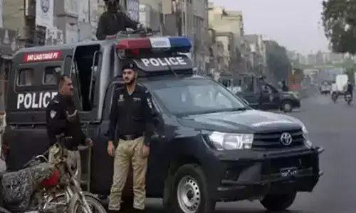 కరాచీలో బాంబ్ బ్లాస్ట్.. చైనీయులు స్పాట్ డెడ్