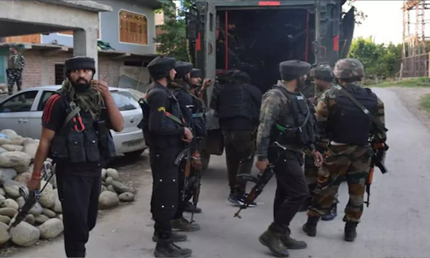 పుల్వామా జిల్లాలో ఎన్ కౌంటర్.. ఇద్దరు ఉగ్రవాదుల హతం పుల్వామా జిల్లాలో ఎన్ కౌంటర్.. ఇద్దరు ఉగ్రవాదుల హతం