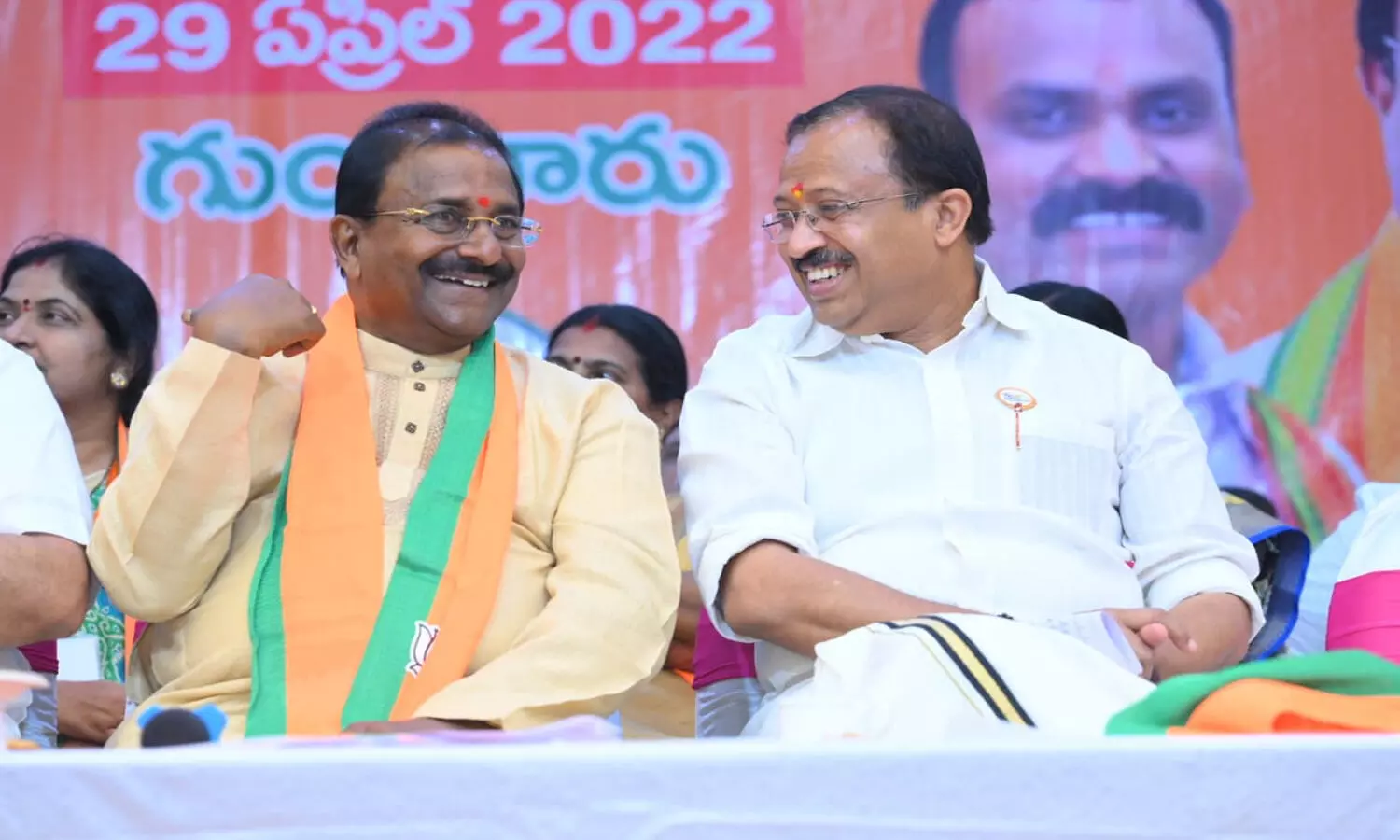 టిడిపి, వైసిపి లు అవినీతి, అక్రమాలలో సమానంగా ఉన్నాయి : కేంద్రమంత్రి