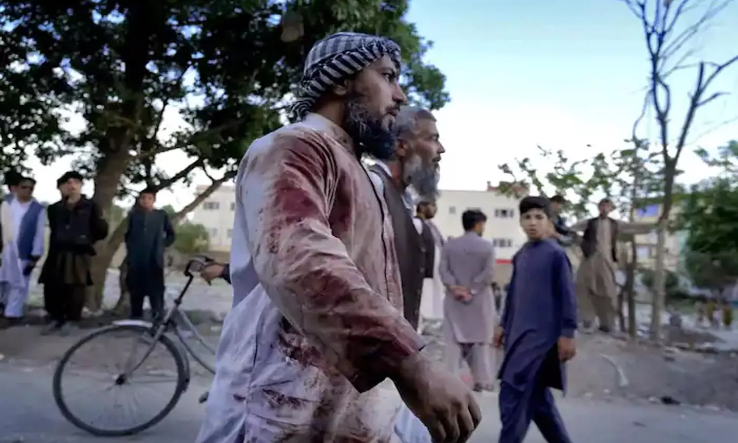 రెచ్చిపోయిన ఉగ్రమూక.. మసీదులో ఆత్మాహుతి దాడి, 66 మంది మృతి