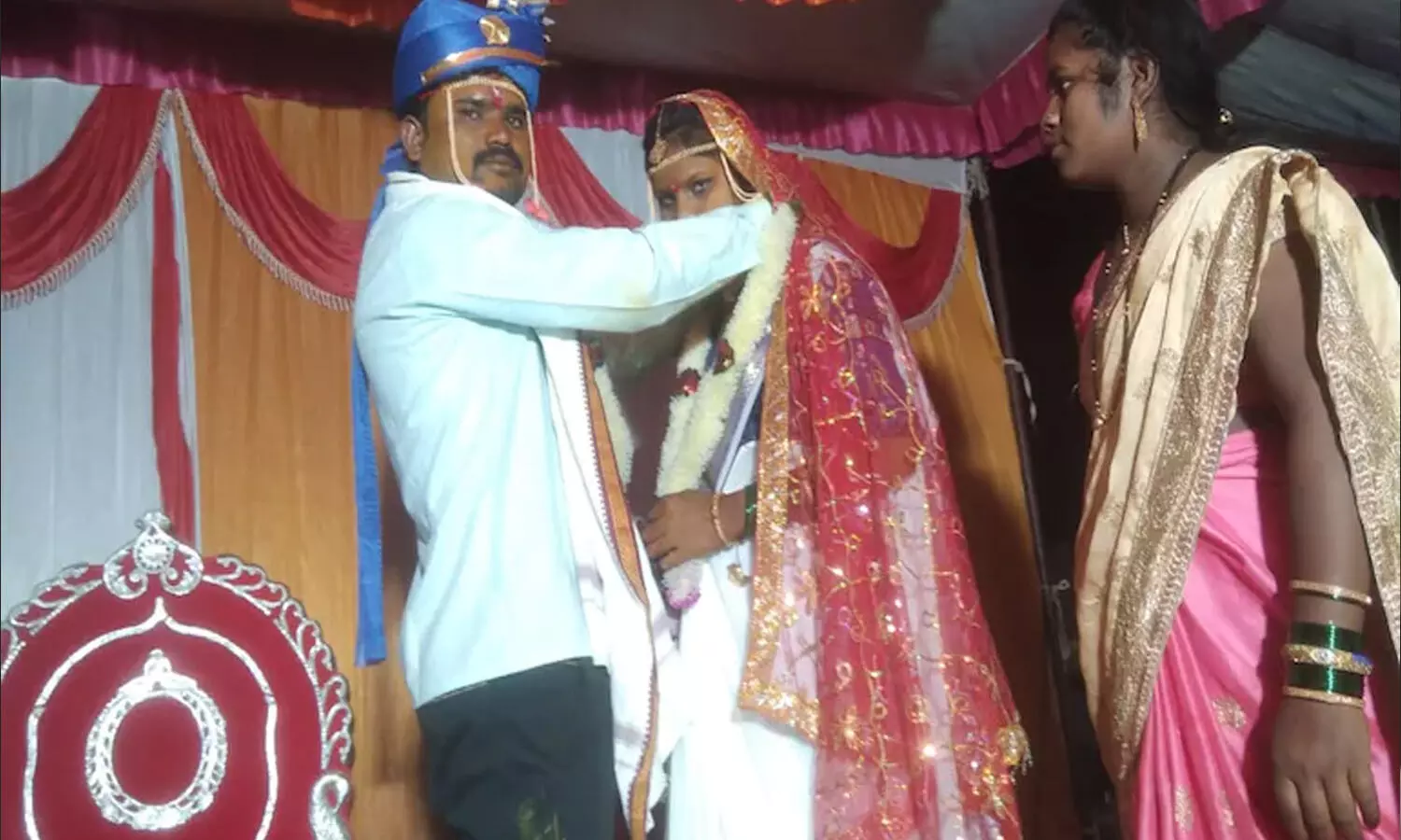 వరుడికే కాదు.. కళ్యాణ మండపంలోని అందరికీ షాకిచ్చిన వధువు తండ్రి