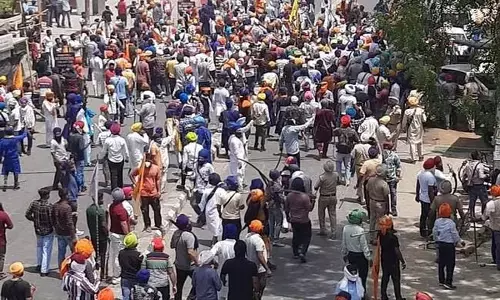 పంజాబ్ లో ఉద్రిక్తతలు.. మొబైల్ ఇంటర్నెట్, ఎస్ఎంఎస్ సేవలు బంద్