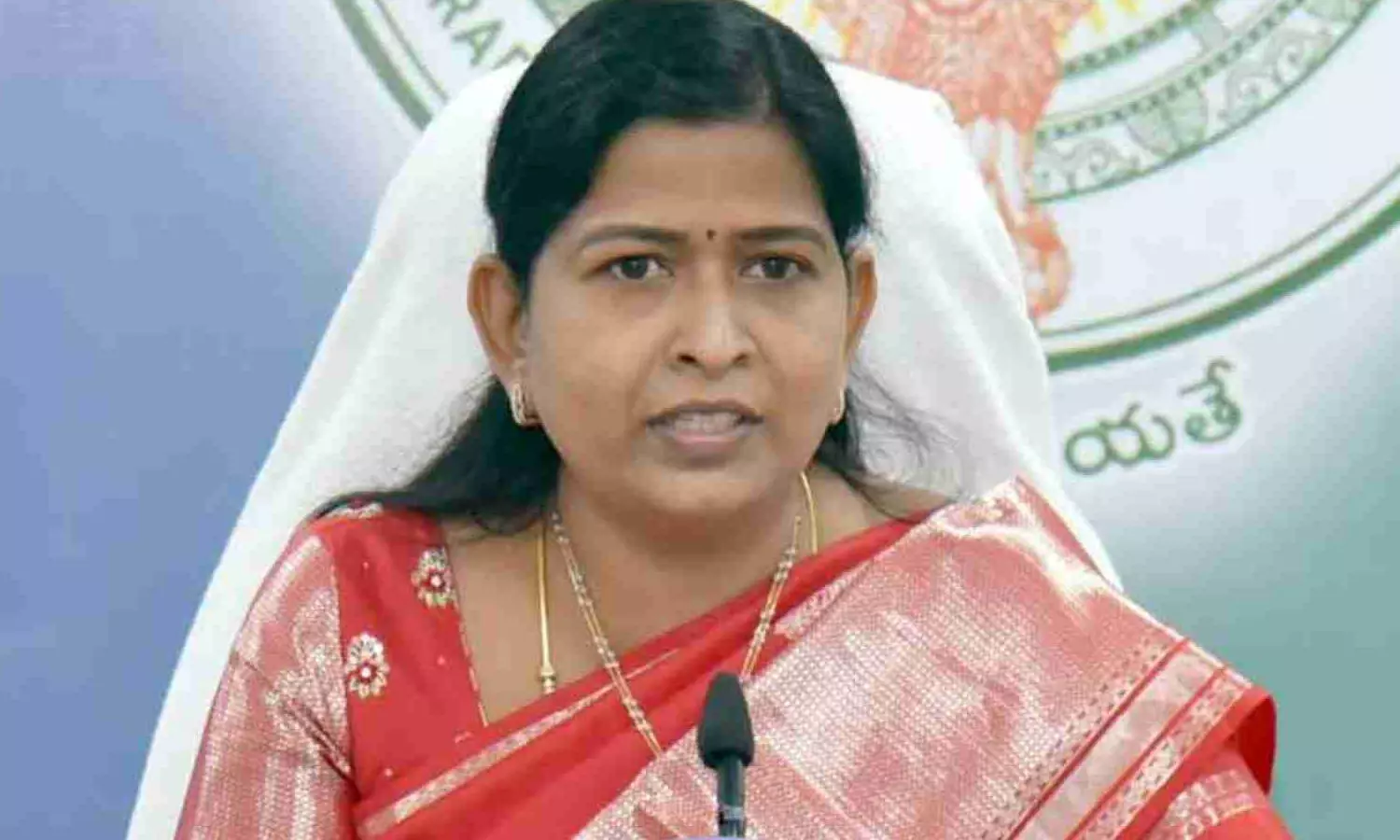 వివాదాస్పద వ్యాఖ్యలు చేసిన ఏపీ హోంమంత్రి తానేటి వనిత