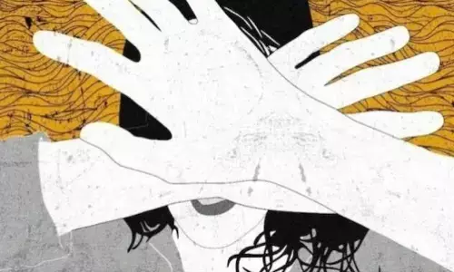 ఉద్యోగంలో చేరిన మొదటి రోజే ఉరికి వేలాడుతూ కనిపించిన నర్స్.. గ్యాంగ్ రేప్..?