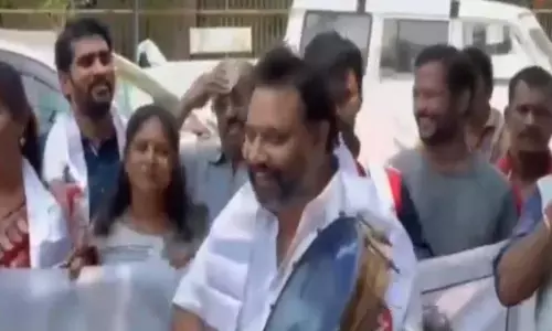 సీఎం జగన్ వస్తున్నాడు మీ కార్లు జాగ్రత్త - వినూత్న ప్రచారం!