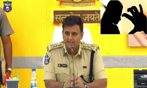 యువతిపై అత్యాచారయత్నం.. డయల్ 100కు కాల్ చేయడంతో..