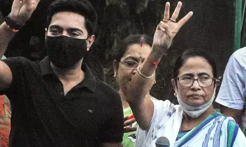 2024లో ప్రధానిగా మమత, బెంగాల్ సీఎంగా అభిషేక్ బెనర్జీ ప్రమాణ స్వీకారం చేస్తారు