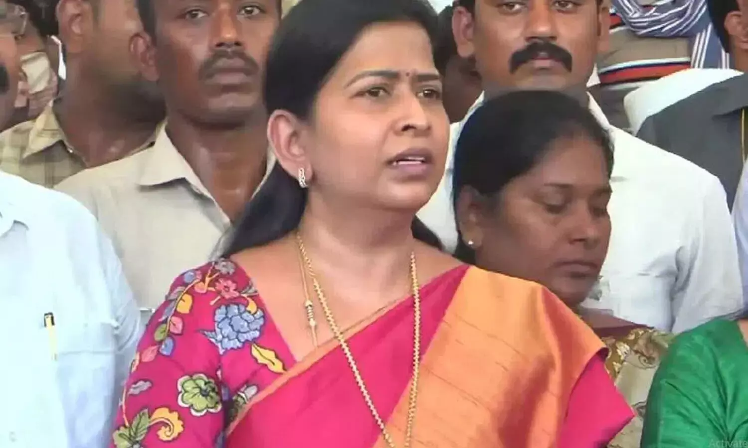 అత్యాచార ఘటనలపై మరోసారి వివాదాస్పద వ్యాఖ్యలు చేసిన హోంమంత్రి