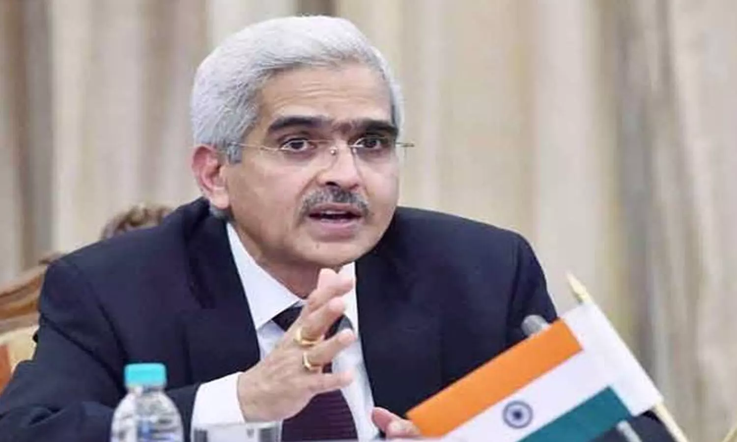 సంచలన ప్రకటన చేసిన ఆర్బీఐ.. భారీ నష్టాల్లో స్టాక్ మార్కెట్లు