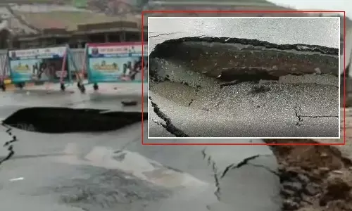 నాడు తిరుపతి.. నేడు యాదాద్రి.. క్యూ కాంప్లెక్స్ లోకి చేరిన వర్షపునీరు