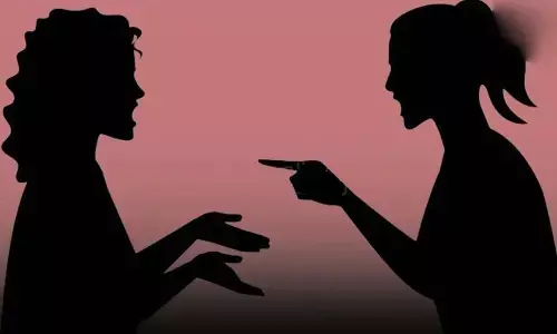 త‌ల్లికి కుమార్తె షాక్‌.. అట్ల‌కాడ‌తో వాత‌లు పెట్టి, ఒంటిపై కారం చ‌ల్లి!