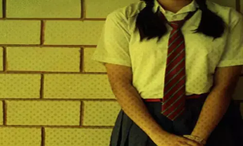 కడుపునొప్పని కూతురిని ఆస్పత్రికి తీసుకెళ్తే.. గుండెపగిలే నిజం