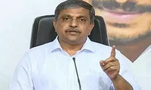 మాల్ ప్రాక్టీస్ మొదలైందే నారాయణ, చైతన్యలోనే.. సజ్జల హాట్ కామెంట్స్