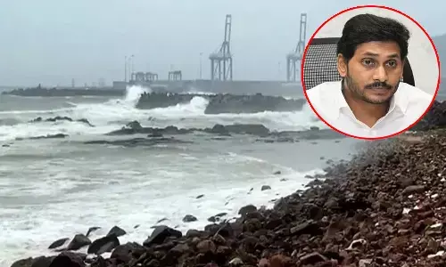 కోస్తాంధ్రకు రెడ్ అలర్ట్.. హై అలర్ట్ గా ఉండాలని సీఎం ఆదేశం