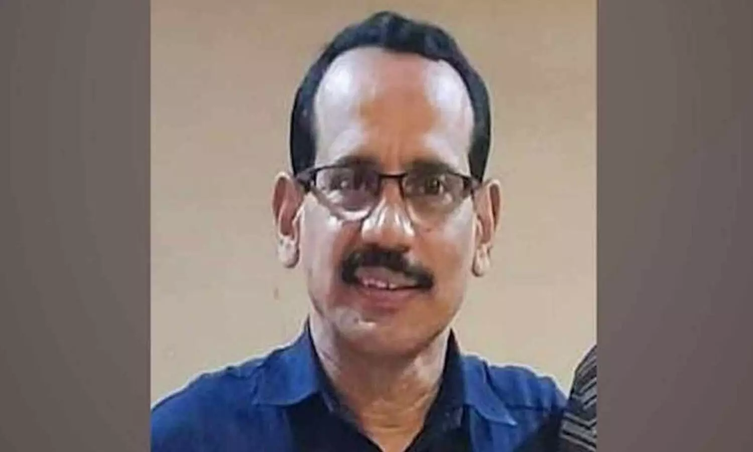 30 ఏళ్ల సర్వీసులో ఉపాధ్యాయుడి కీచక క్రీడలు.. 60 మంది విద్యార్థినులను..