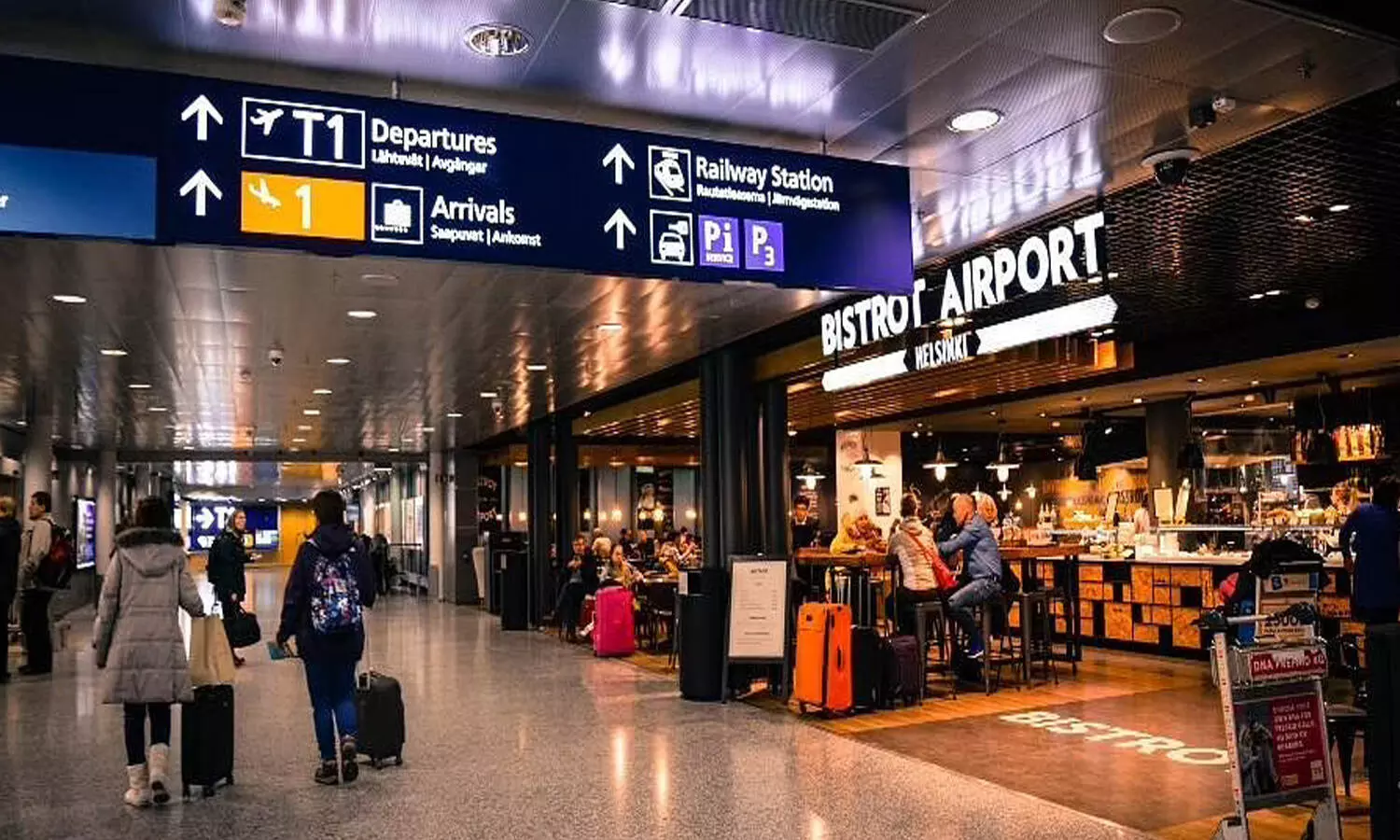 42 ఎయిర్ పోర్టుల్లో 84 మంది తూగుతూనే ఉద్యోగం చేస్తున్నారట