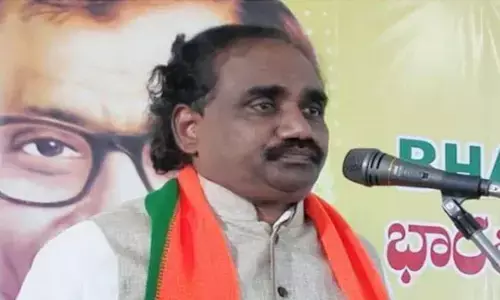 ఏపీలో బీజేపీకి షాక్.. రావెల్ కిశోర్ రాజీనామా