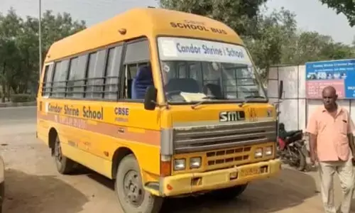 స్కూల్ బస్సు బీభత్సం.. తృటిలో తప్పిన పెనుప్రమాదం