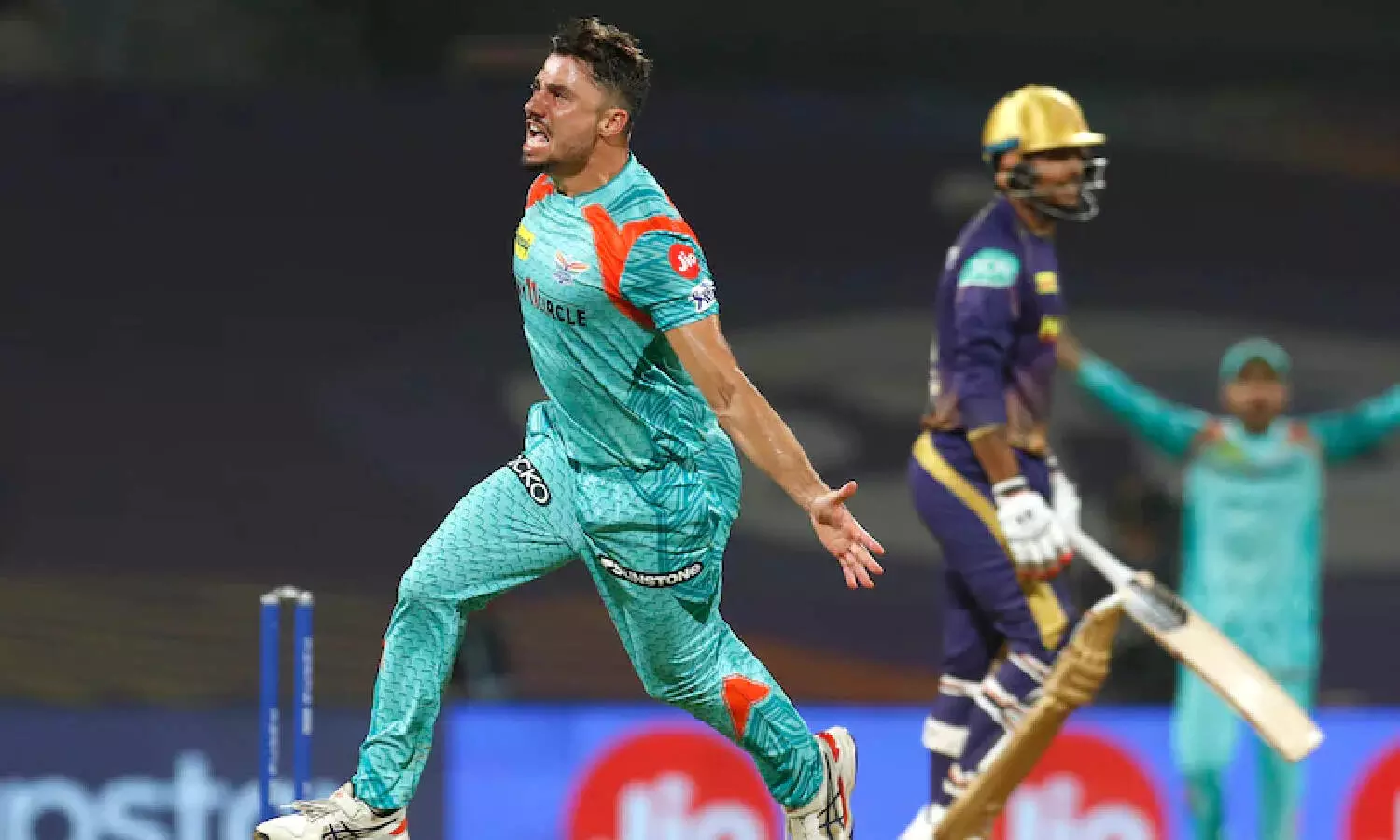 భారీ స్కోర్ థ్రిల్లర్ లో కోల్ కతా.. టైటిల్ డ్రీమ్స్ ముగిసె