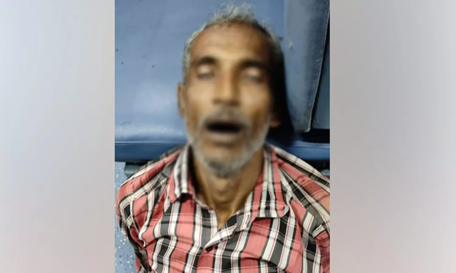 తిరుపతి.. రైలు పెట్టెలో మృతదేహం