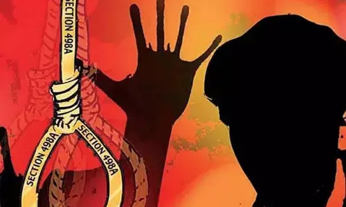 భర్త వేధింపులు తాళలేక కుమారుడితో సహా లాస్య ఆత్మహత్య