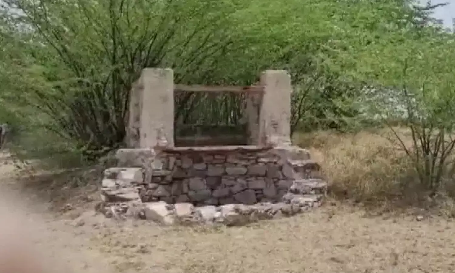 ముగ్గురు అక్కాచెల్లెళ్లకు బాల్య వివాహాలు చేశారు.. బావిలో శవాలయ్యారు